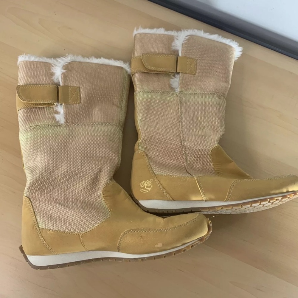 Timberland Womens Fold Over Boots  Style 64680 Wheat and Nylon  Size 7